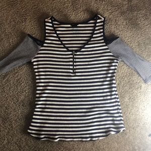 Rue 21 cold shoulder top (S/M)